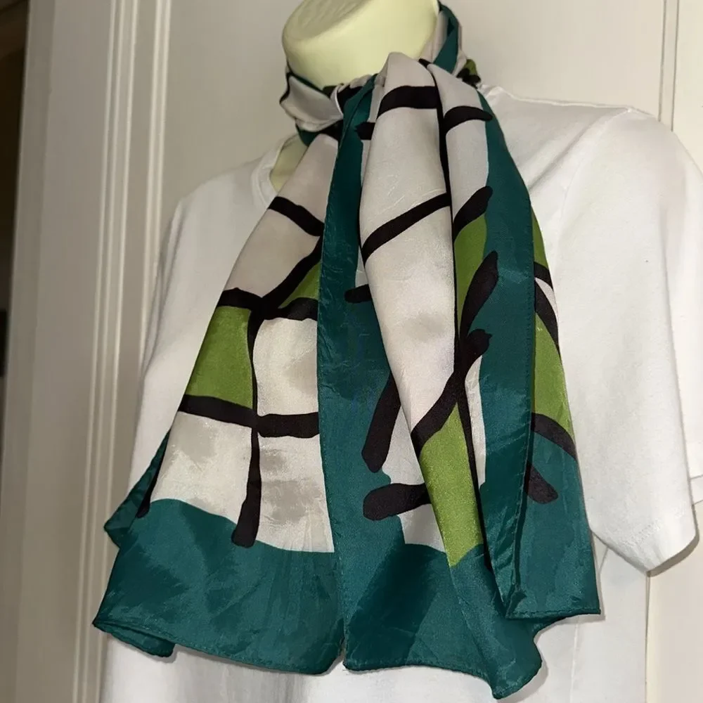 Vtg mid century mod white, black & green print square polyester‎ rectangle scarf